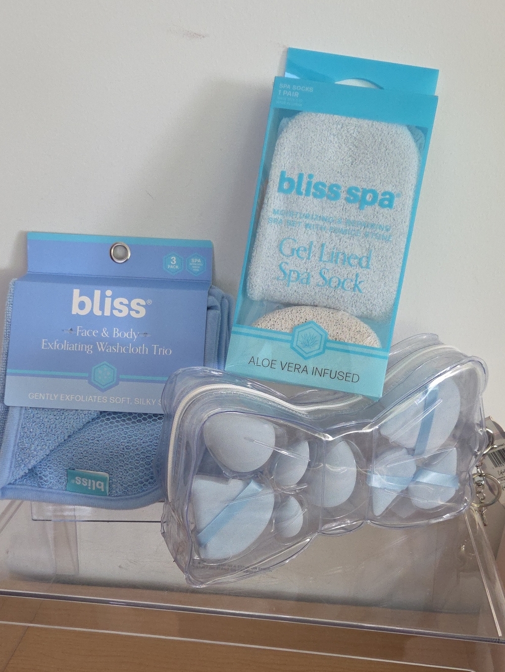 Bliss NWT Light Blue Spa Gel Sock & Exfoliating Washcloth Trio & Blender Set